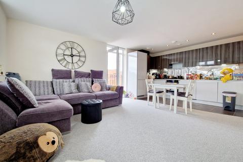 2 bedroom flat for sale, Gorcott Lane, Dickens Heath, Shirley, Solihull, B90