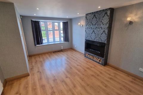 3 bedroom semi-detached house to rent, Hayley Green, Halesowen