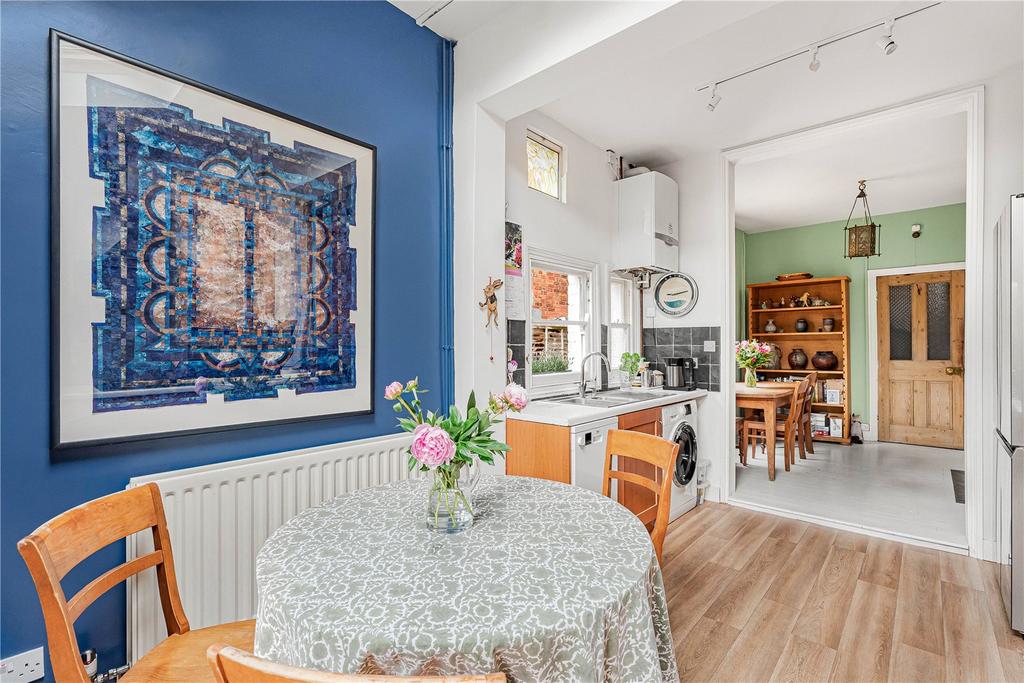House in Oxford, Little Minster, East Oxford - More