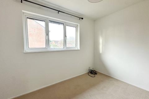 2 bedroom terraced house to rent, Adams Way, Alton