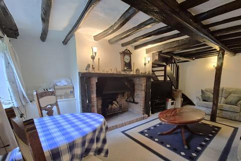 2 bedroom cottage for sale, The Green, Bisham