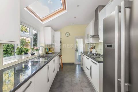 4 bedroom semi-detached house for sale, Mount Road, New Malden