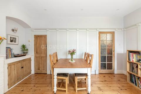 4 bedroom semi-detached house for sale, Mount Road, New Malden