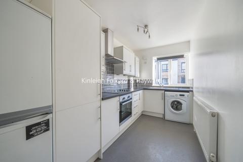 2 bedroom flat to rent, Knighton Park Road London SE26