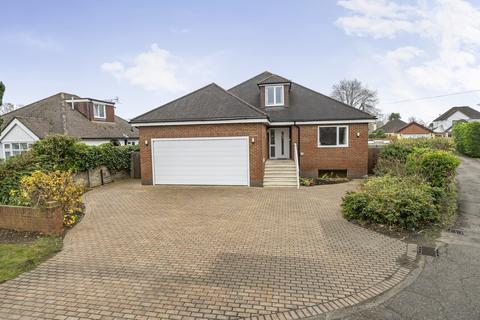 4 bedroom detached house for sale, Riverside Close, Surrey TW18