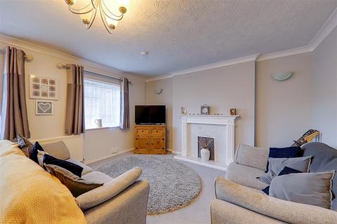 2 bedroom flat for sale, Bulkington Avenue, Worthing