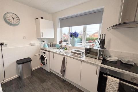 2 bedroom flat to rent, Stratford Road, Shirley