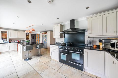 7 bedroom detached house for sale, Hurst,  Reading,  RG10