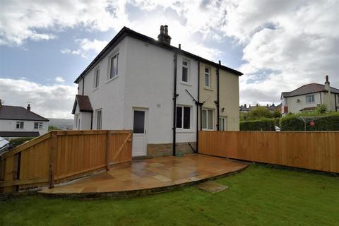 3 bedroom semi-detached house to rent, Hinchliffe Avenue, Baildon