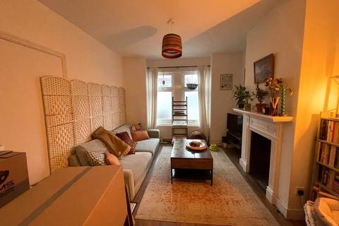 2 bedroom house to rent, Redvers Road, Brighton, East Sussex