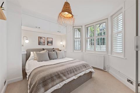 16a Westwick Gardens, London, W14 0BU