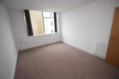 1 bedroom flat to rent, London Road, Lowfield Heath RH10