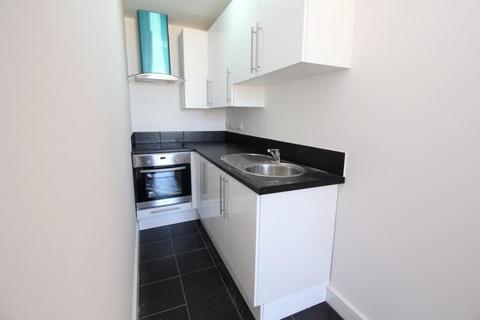 1 bedroom flat to rent, London Road, Lowfield Heath RH10