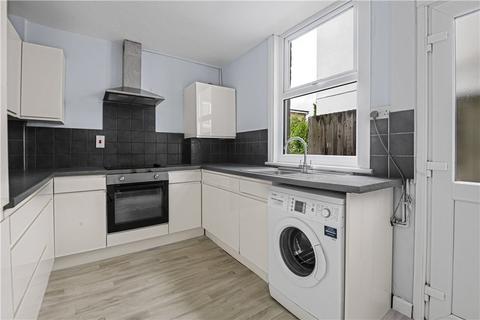 3 bedroom terraced house to rent, Hampton Road, Croydon, CR0