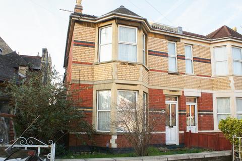 5 bedroom semi-detached house to rent, Brynland Avenue, Bristol BS7