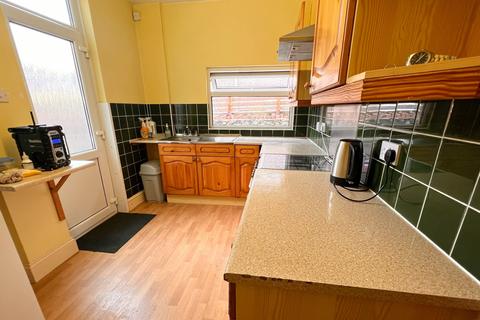 5 bedroom semi-detached house to rent, Brynland Avenue, Bristol BS7