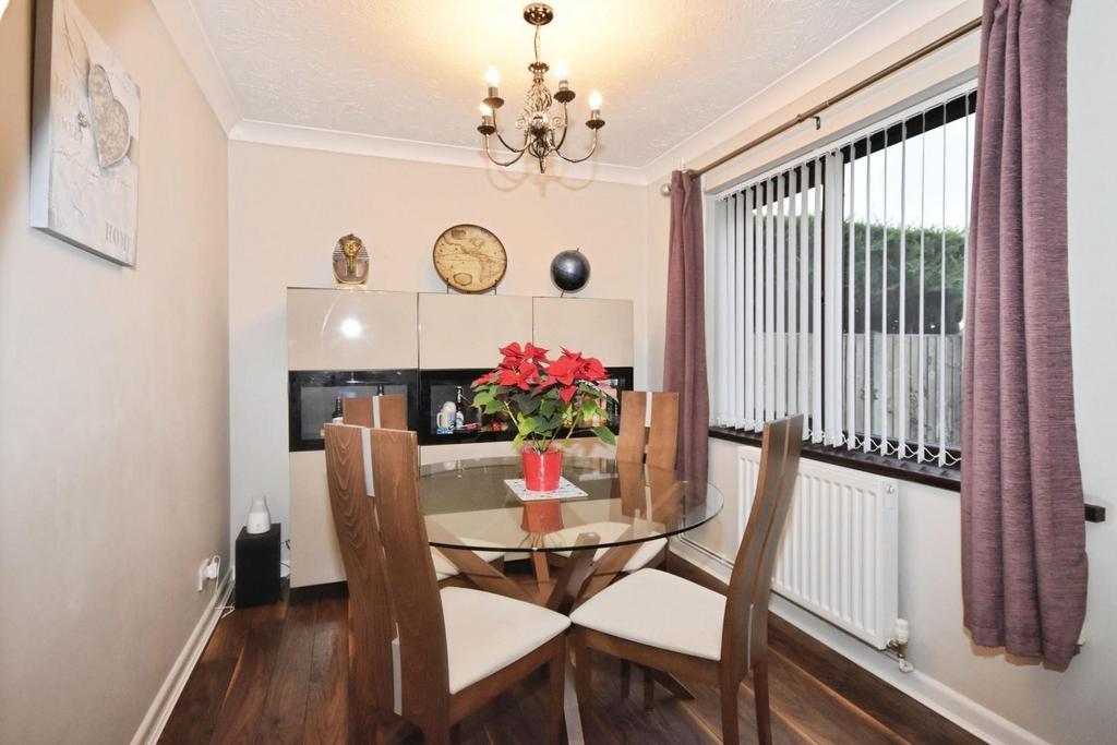 Dining room 02.jpg