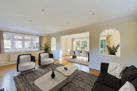 1 Cottingham Avenue, Horsham, RH12 5HU