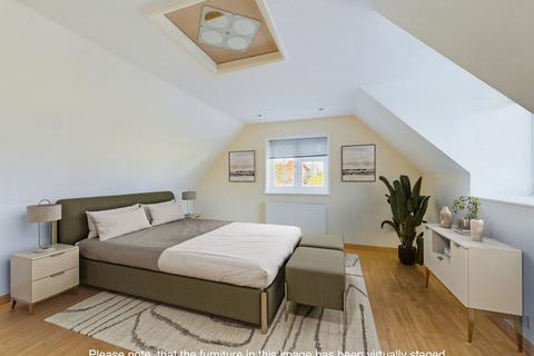 1 Cottingham Avenue, Horsham, RH12 5HU