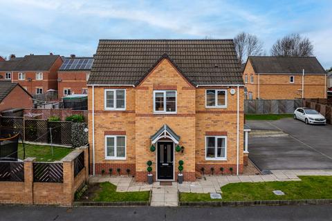 3 bedroom townhouse for sale, Smallbridge Close, Barnsley S71