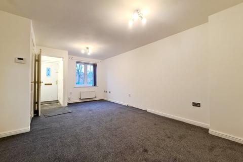 3 bedroom terraced house to rent, Harvard Road, Manchester, Greater Manchester, M18