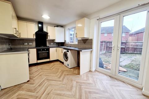 3 bedroom terraced house to rent, Harvard Road, Manchester, Greater Manchester, M18