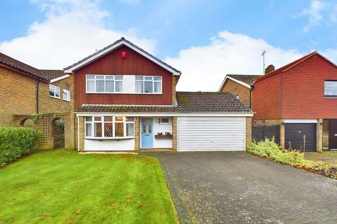 3 bedroom detached house for sale, Paget Close, Horsham RH13