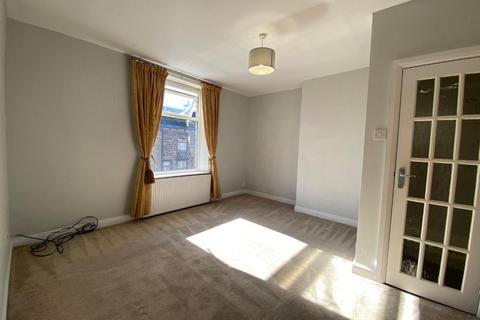 3 bedroom terraced house to rent, Florist Street, Riddlesden