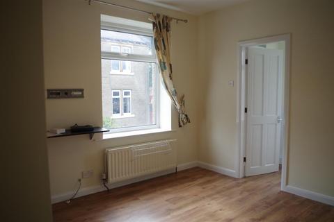 1 bedroom flat to rent, Queen Street, GREETLAND