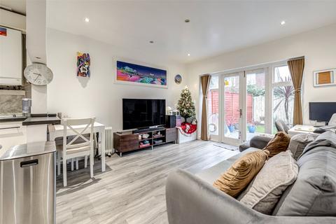 1 bedroom flat for sale, Langton Road, Worthing, West Sussex, BN14