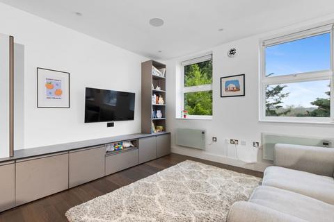 2 bedroom flat for sale, High Road, London N20