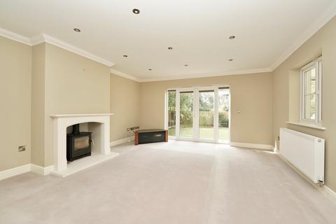 4 bedroom detached house for sale, St Andrews Court, Kimbolton, PE28