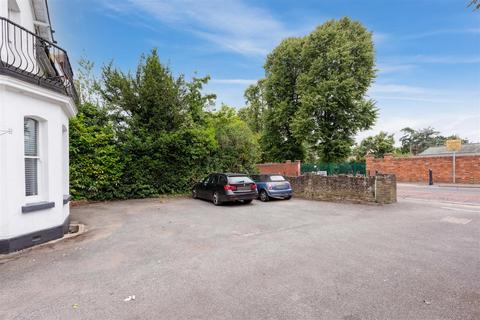 1 bedroom apartment for sale, Cookham Road, Maidenhead