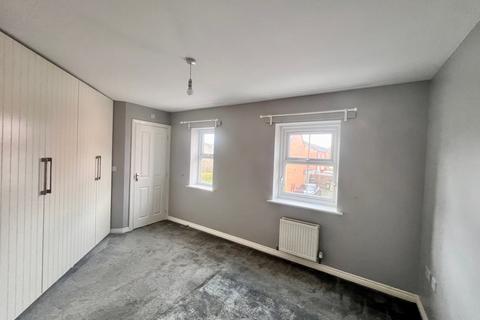 3 bedroom semi-detached house to rent, Northumberland Way, Walsall