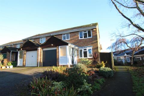 3 bedroom semi-detached house for sale, Lewes Close, Eastleigh