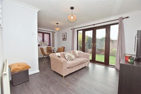 3 bedroom detached house for sale, Hallowell Down, South Woodham Ferrers