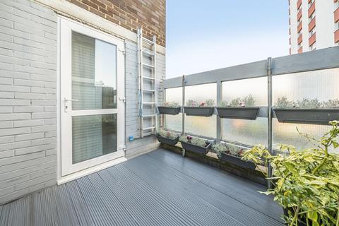 2 bedroom flat for sale, Guildford Road, Stockwell