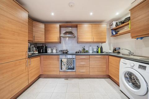 2 bedroom flat for sale, Larkhall Lane, Clapham