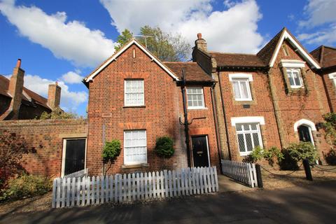 2 bedroom cottage to rent, High Street, Stevenage, SG1 3BG