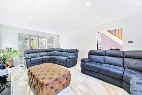 8 Grassmount, Purley, CR8 3PR