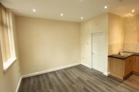 Studio to rent, Walsall Road, Wednesbury WS10