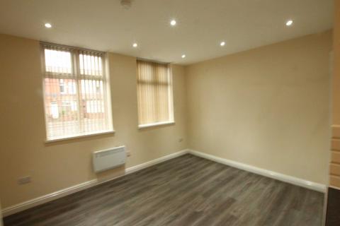 Studio to rent, Walsall Road, Wednesbury WS10