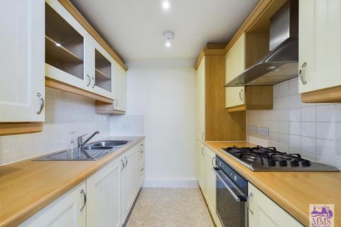 2 bedroom penthouse to rent, Pleasant Row, Gillingham