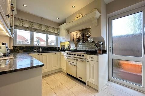 4 bedroom detached house for sale, Potash Road, Billericay CM11