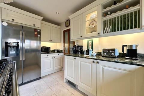 4 bedroom detached house for sale, Potash Road, Billericay CM11