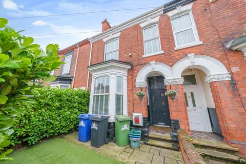 3 bedroom terraced house for sale, Tasburgh Street, Grimsby, Lincolnshire, DN32