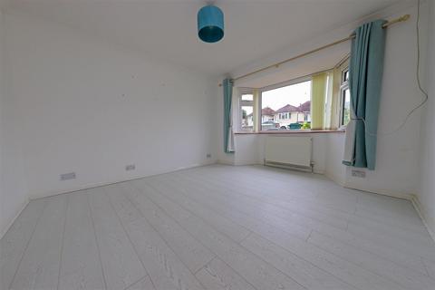 2 bedroom detached bungalow to rent, Ridgewood Avenue, Saltdean