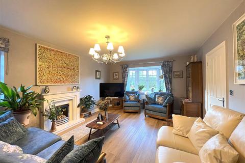 4 bedroom detached house for sale, Davenshaw Drive, Congleton