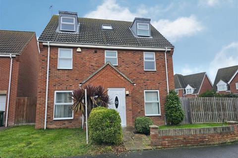 6 bedroom detached house for sale, Carrel Road, Gorleston