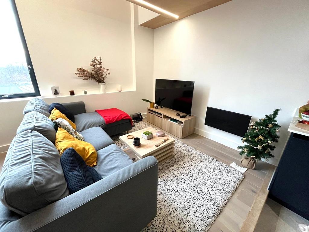 Apartment in Salford - View 3